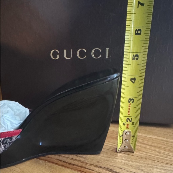 Gucci Tessito Open Toe Wedge Heel - Picture 5 of 5